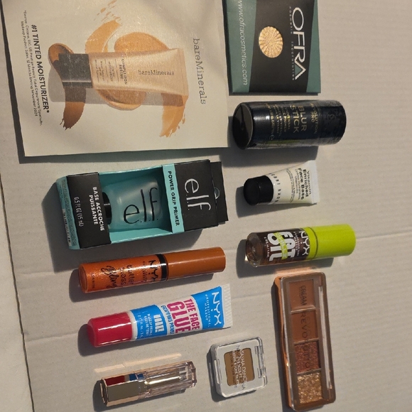 Other - Makeup Sample Set